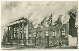 Tweede academiegebouw ten tijde van den brand in 1906